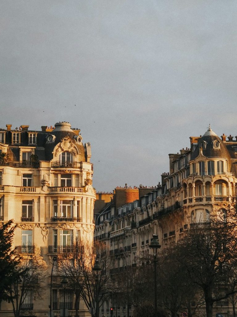 The Rise of Vintage Pop-Ups in Paris